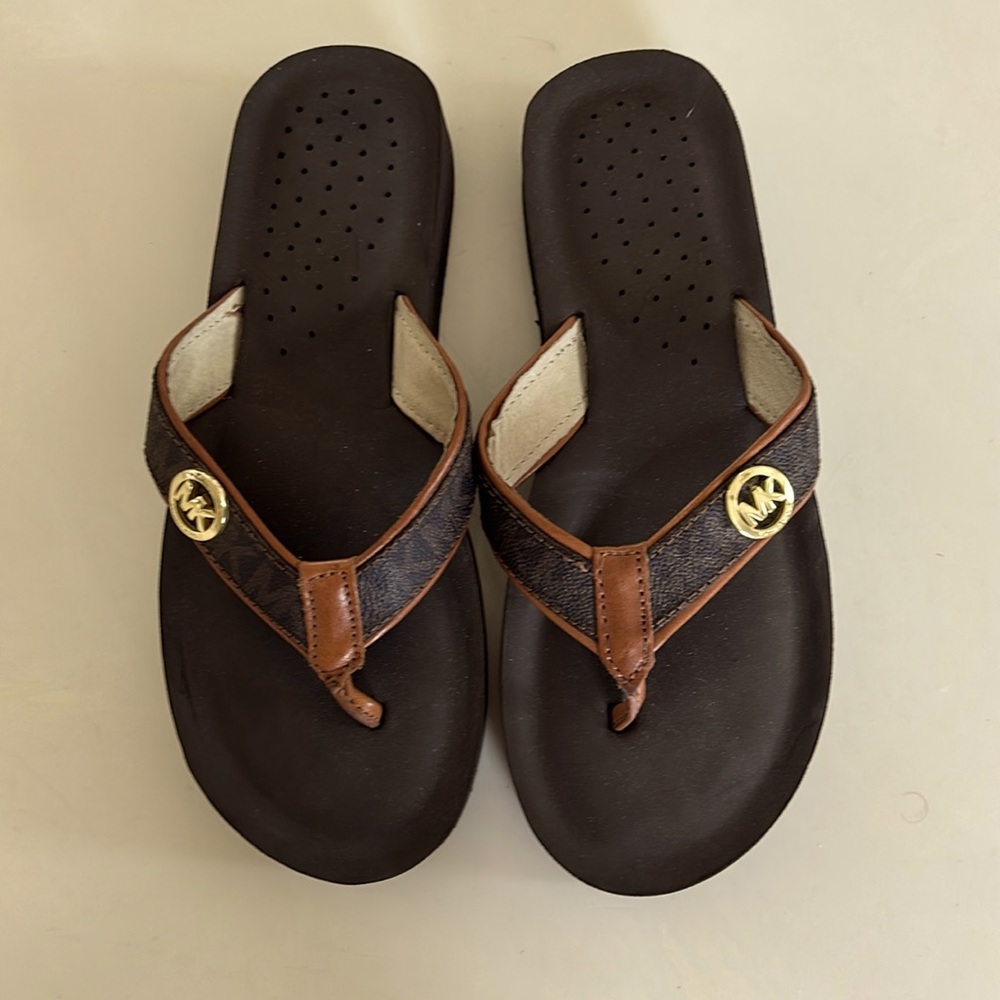Michael Kors flip flop sandals
